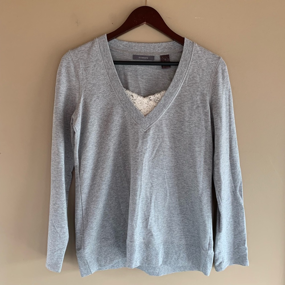 ⚠️2 for $10⚠️Sweatshirt with lace detail